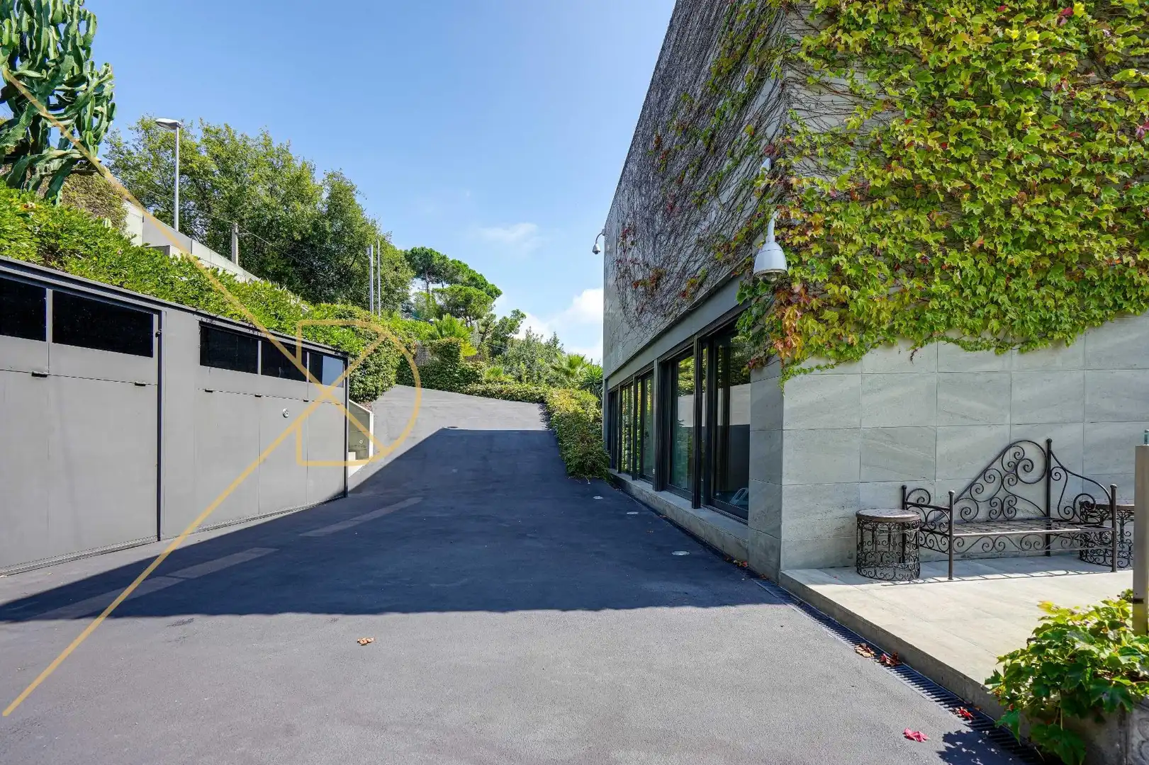 Vista exterior de Casa o chalet en venta en Alella con Calefacción, Jardín privado y Terraza