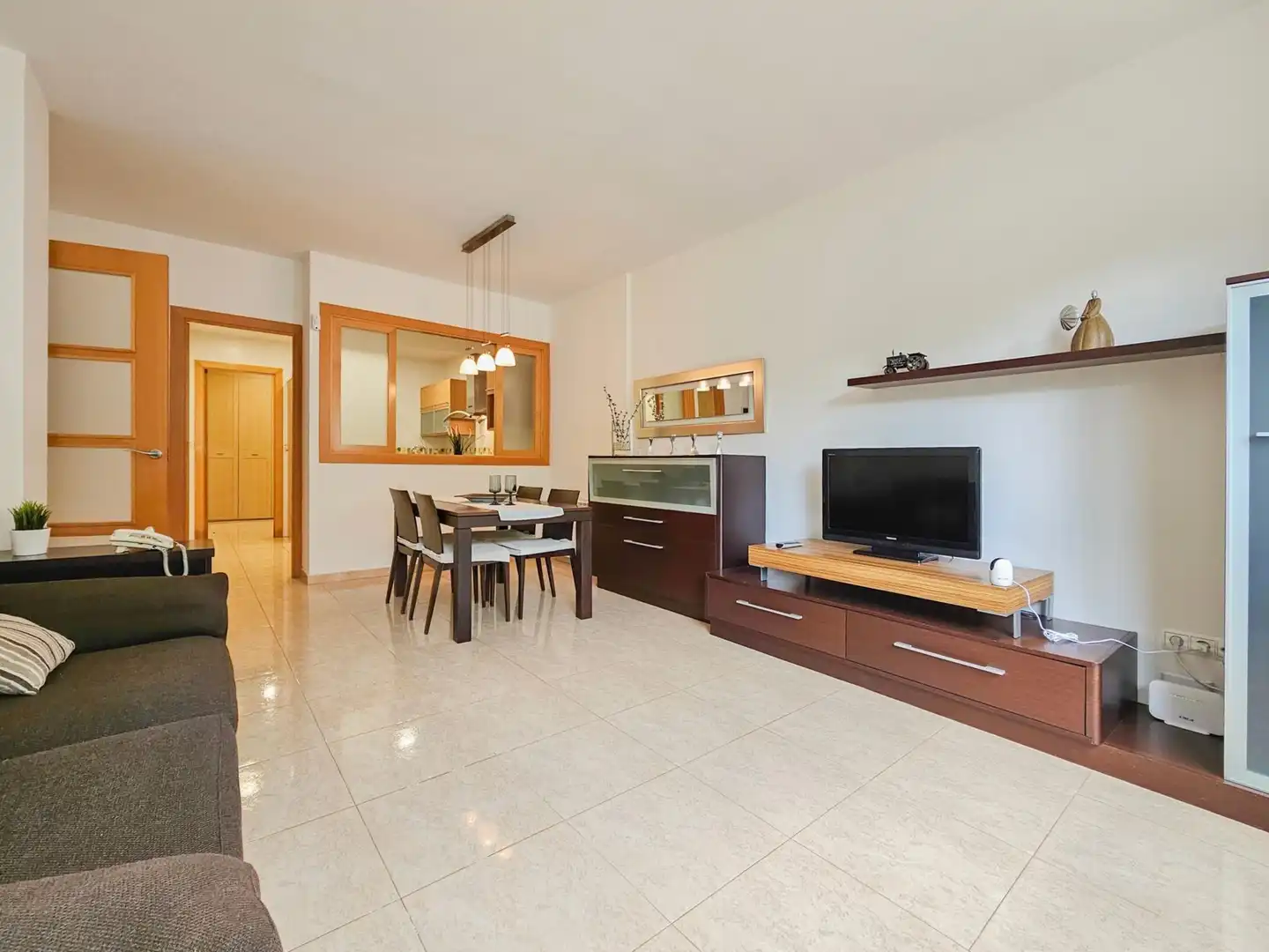 Bajo en venta en Carrer d'Olzinelles, imagen 2