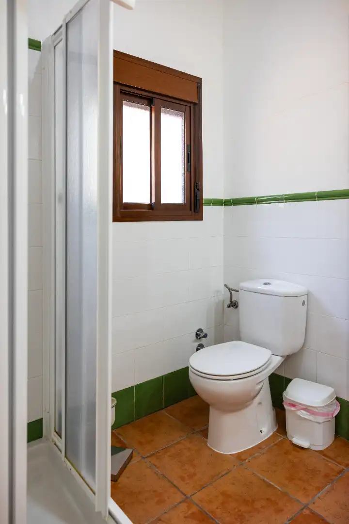 Baño de Finca rústica en venta en Montejaque con Aire acondicionado, Jardín privado y Terraza