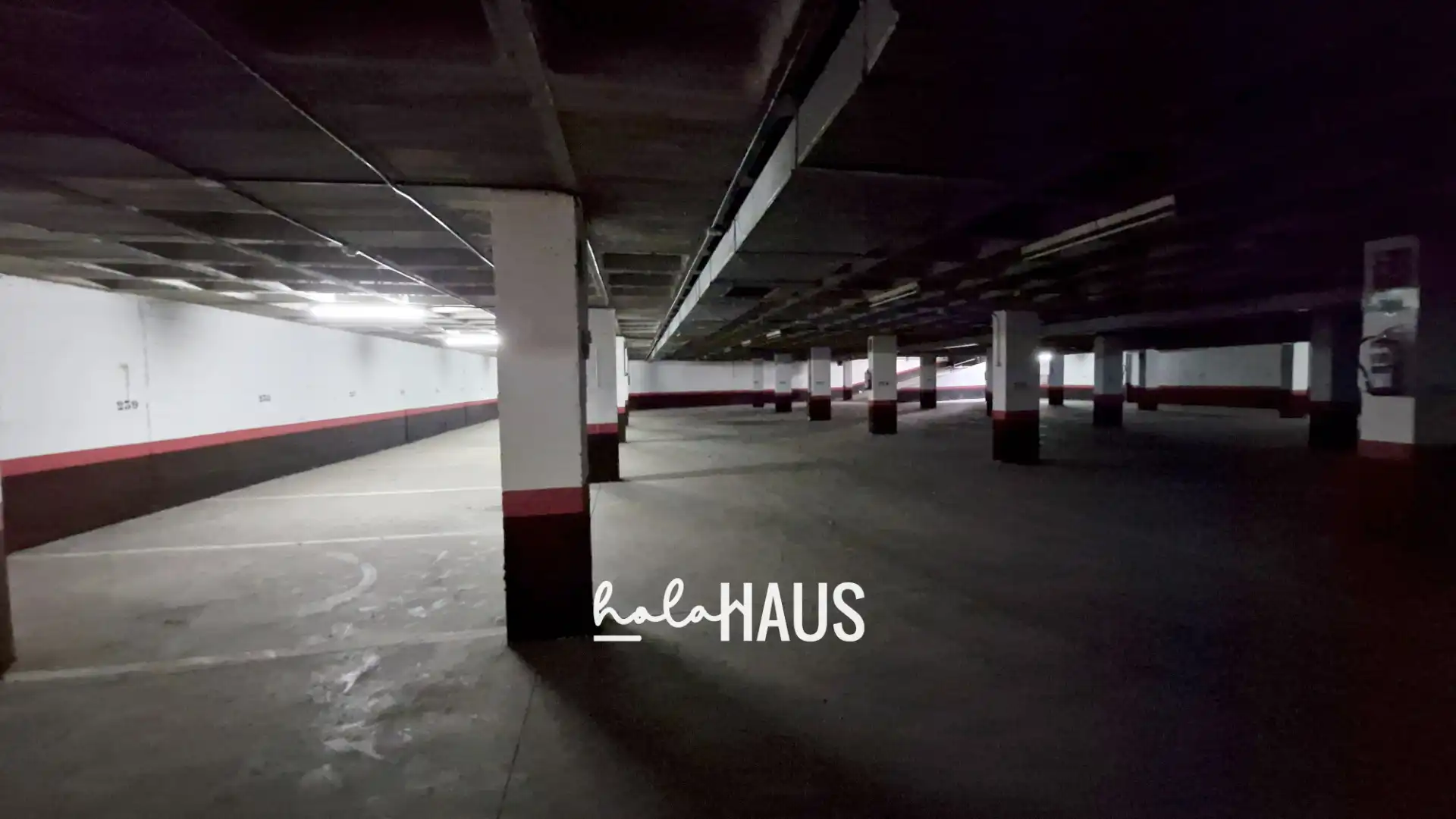 Parkplatz von Fabrikhallen zum Verkauf in Madrid