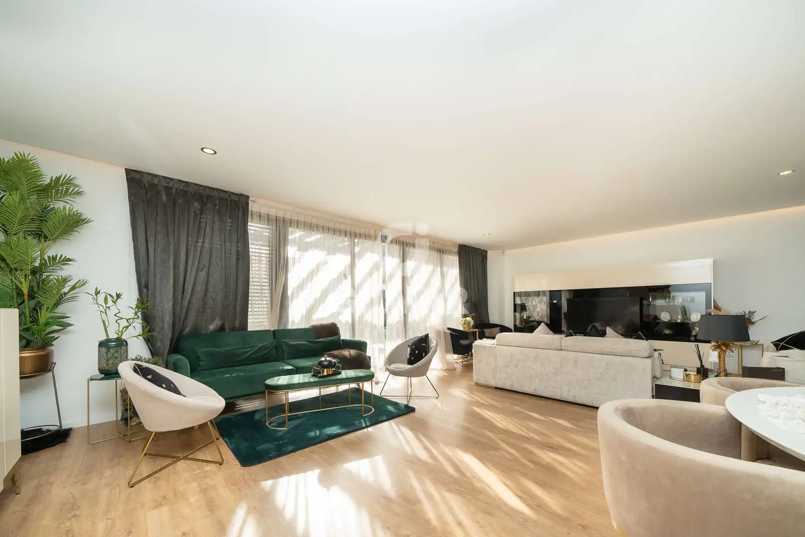 Living room of Flat for sale in Madrid  with Heating, Private garden and Storage room