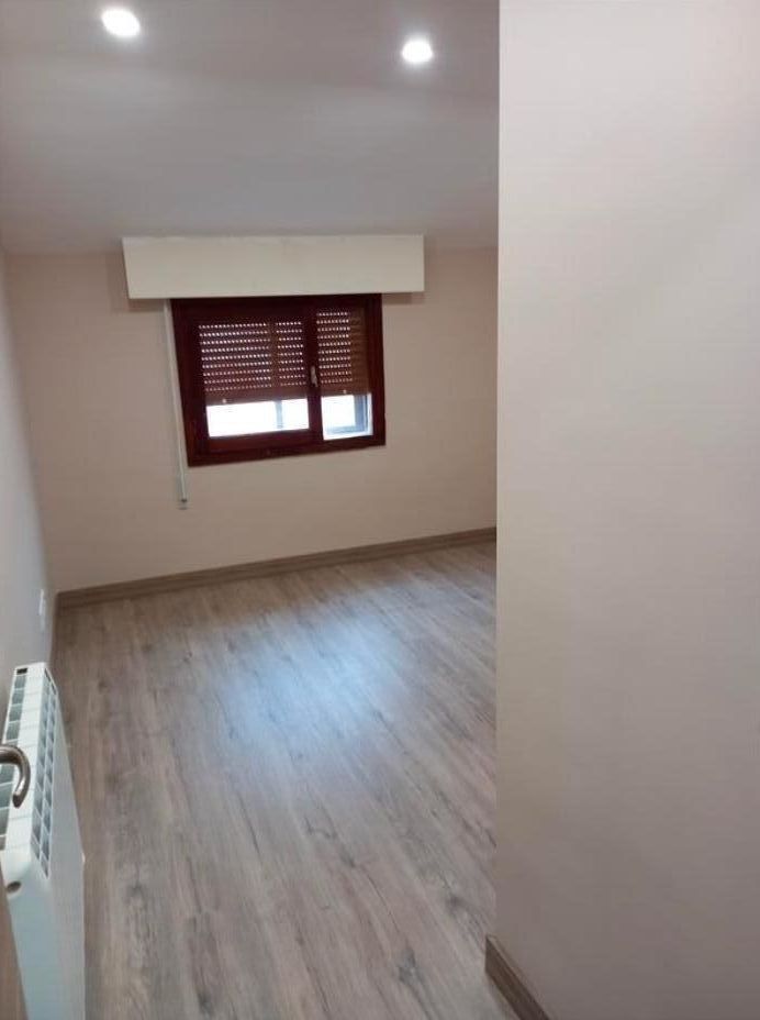 Bedroom of Flat to rent in San Lorenzo de El Escorial  with Heating