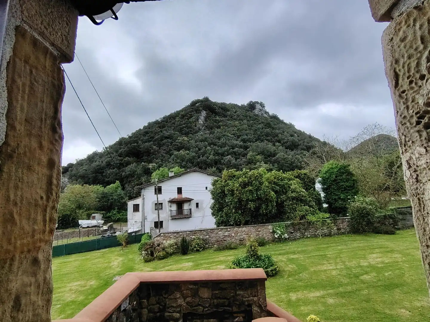 Vista exterior de Casa adosada en venda en Liendo amb Calefacció, Jardí privat i Terrassa