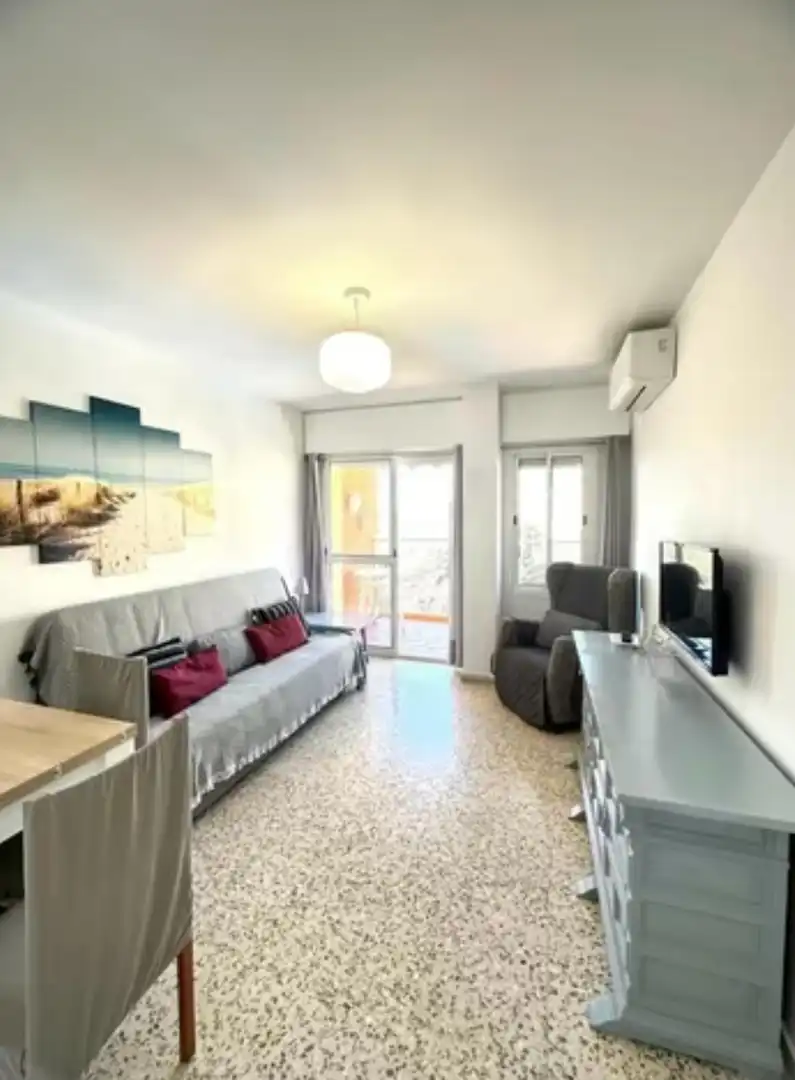 Wohnzimmer von Wohnung zur Miete in Benalmádena mit Klimaanlage und Möbliert
