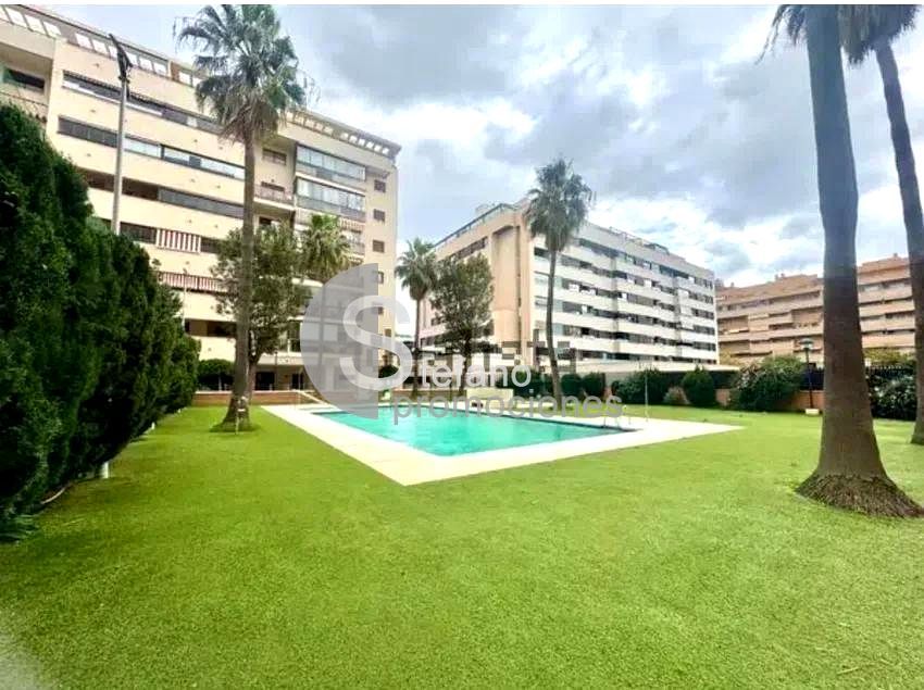 Vista exterior de Pis en venda en Málaga Capital amb Aire condicionat, Calefacció i Parquet