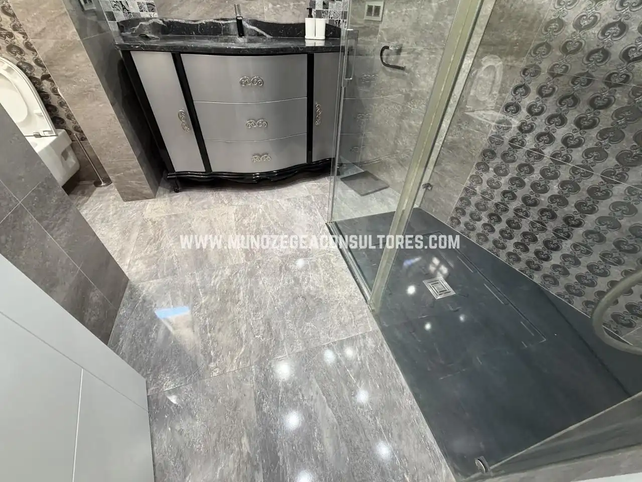 Bathroom of Houses for rent in Lucena  with Air Conditioner and Terrace