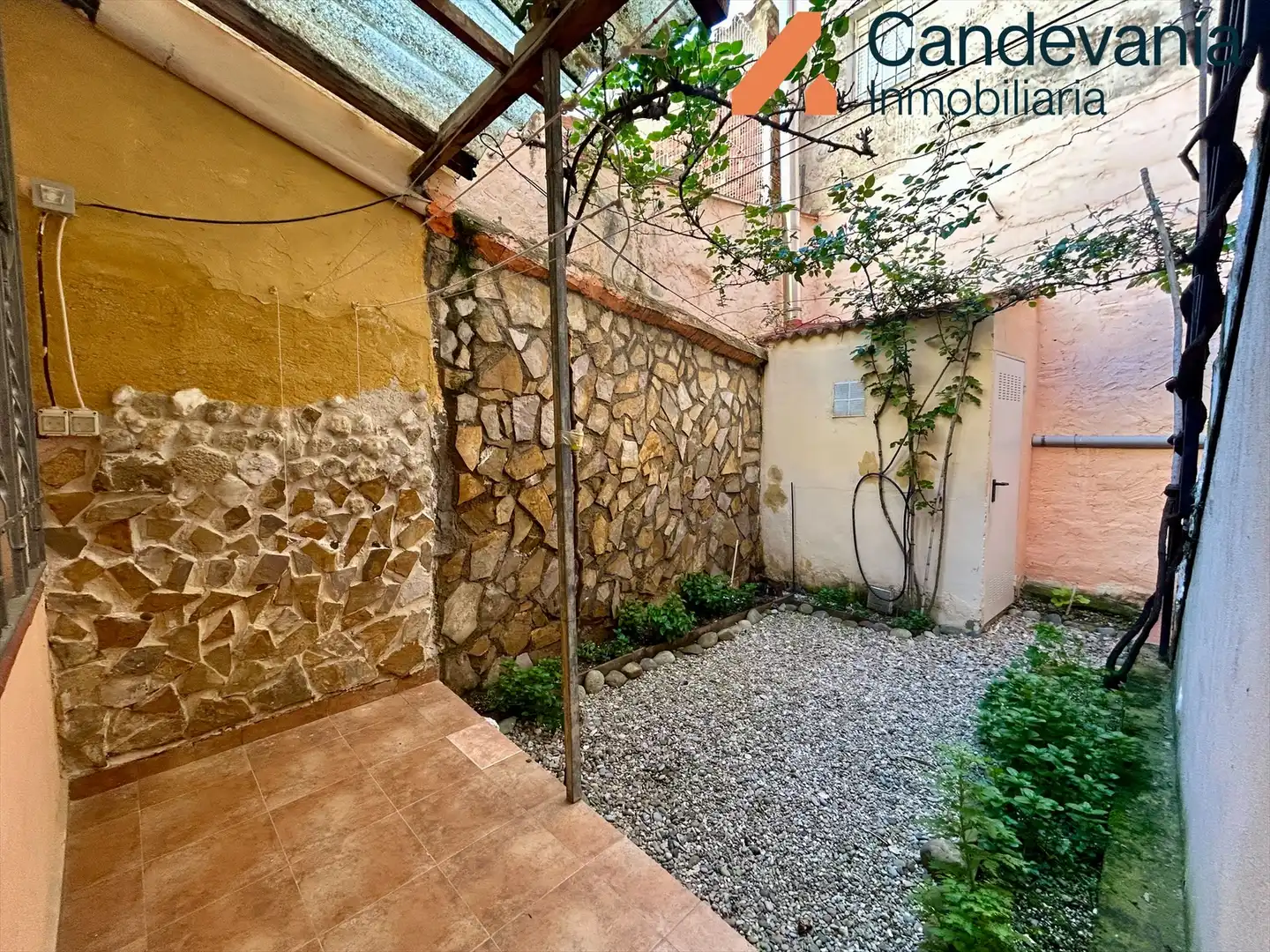 Casa en venda a Zuera, imagen 2