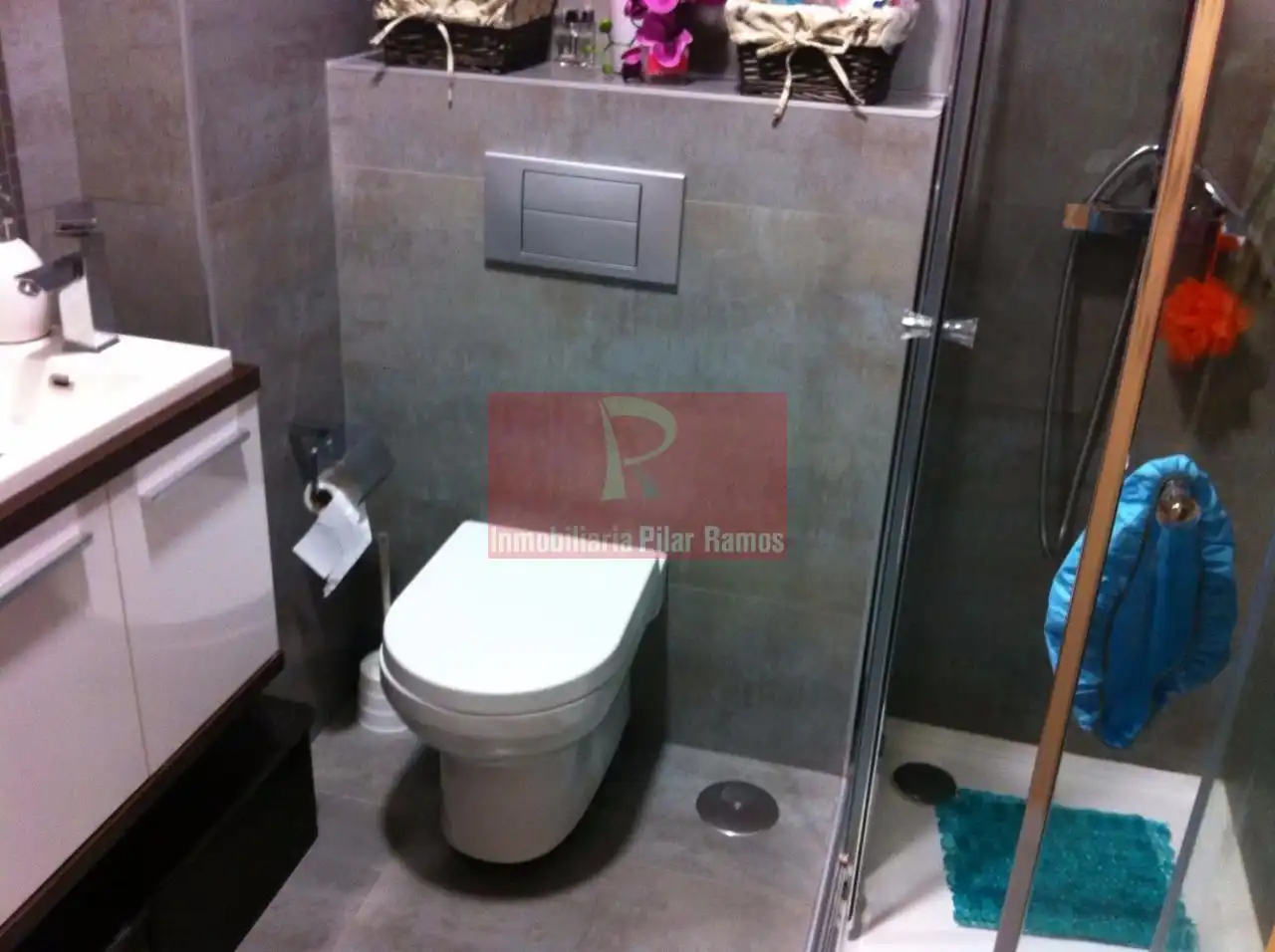 Baño de Apartamento de alquiler en León Capital  con Calefacción, Parquet y Terraza
