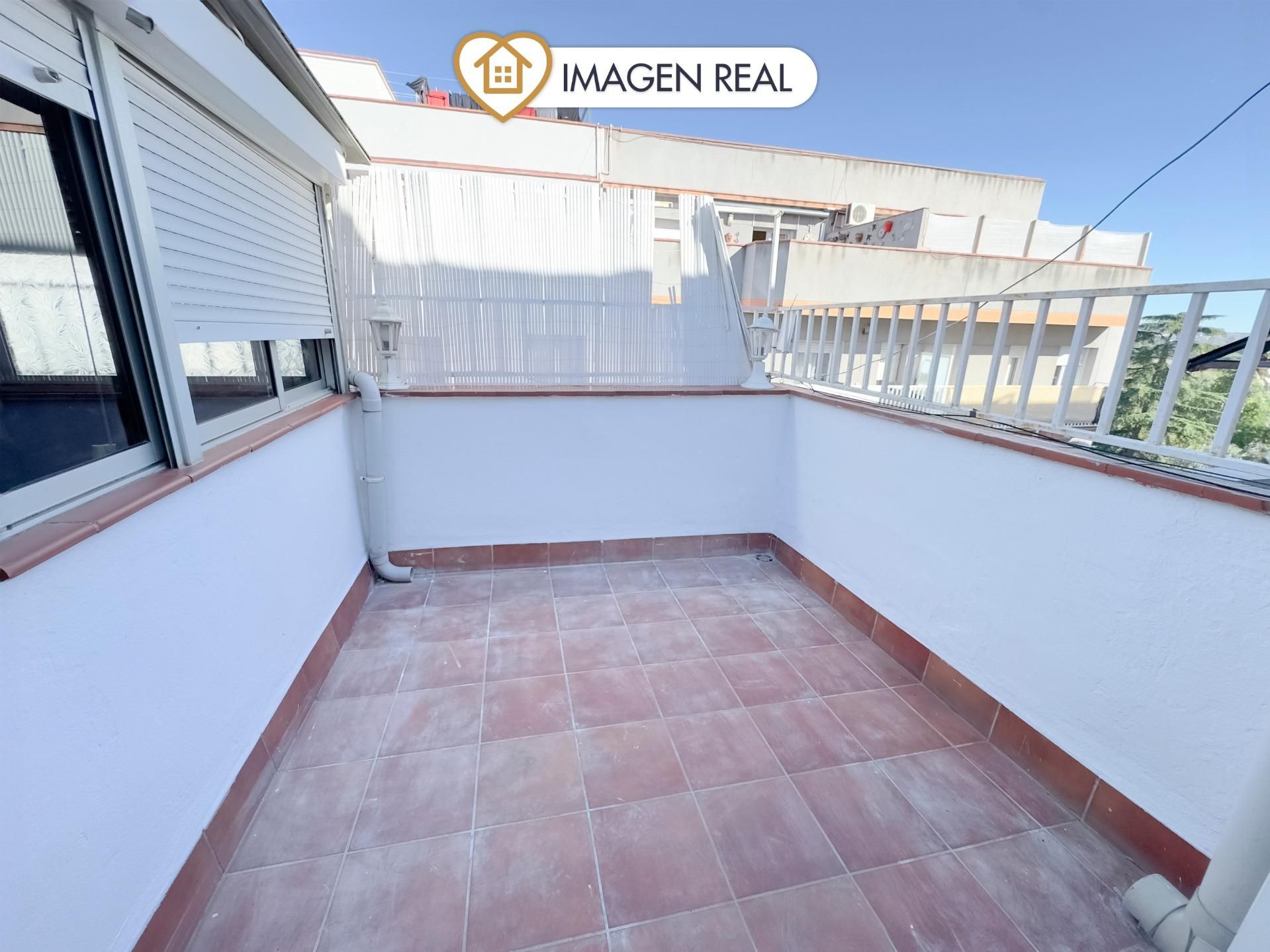Exterior view of Flat for sale in Sant Boi de Llobregat  with Air Conditioner, Heating and Terrace