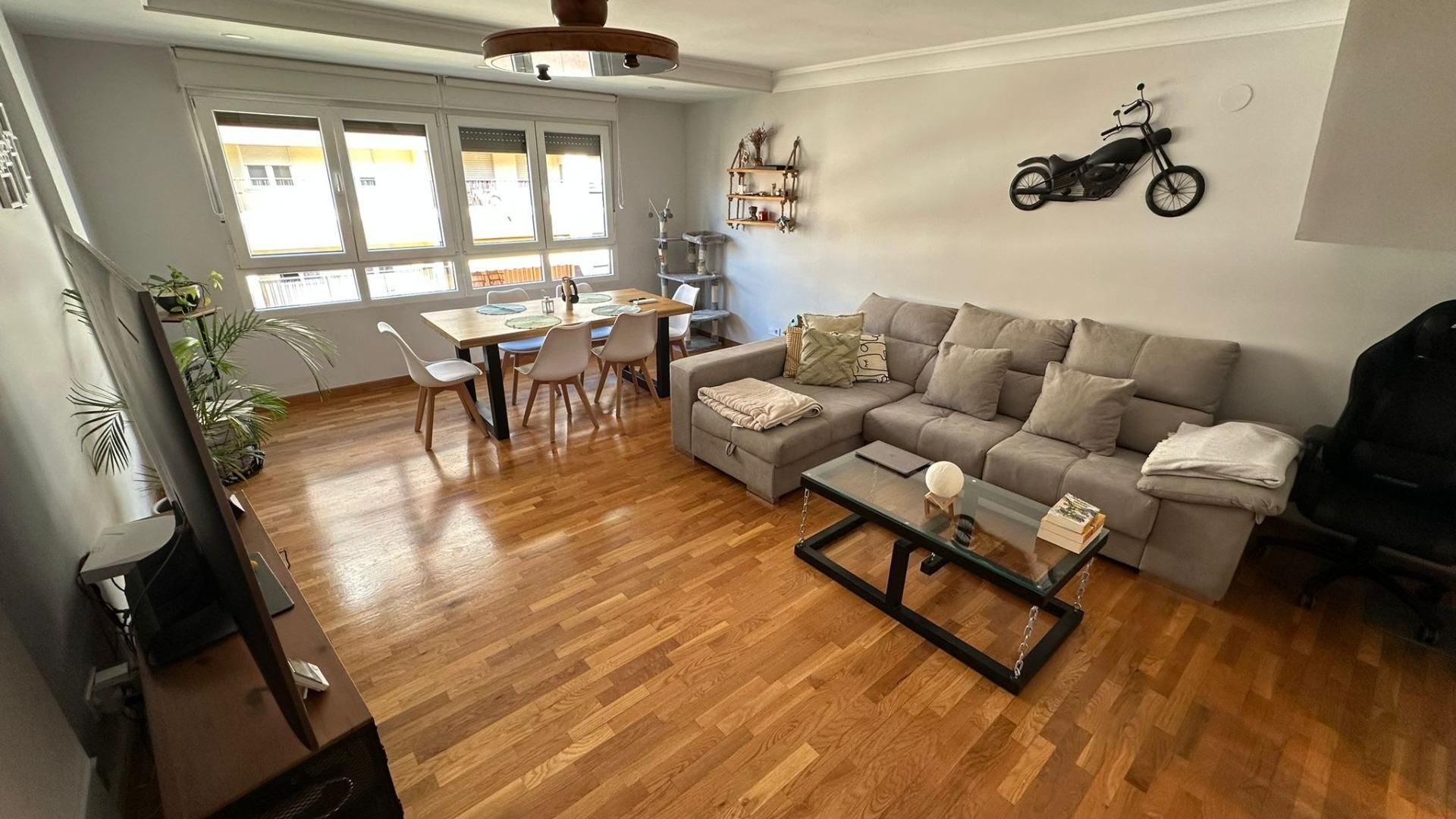 Sala d'estar de Apartament en venda en Castellón de la Plana / Castelló de la Plana amb Aire condicionat, Calefacció i Parquet