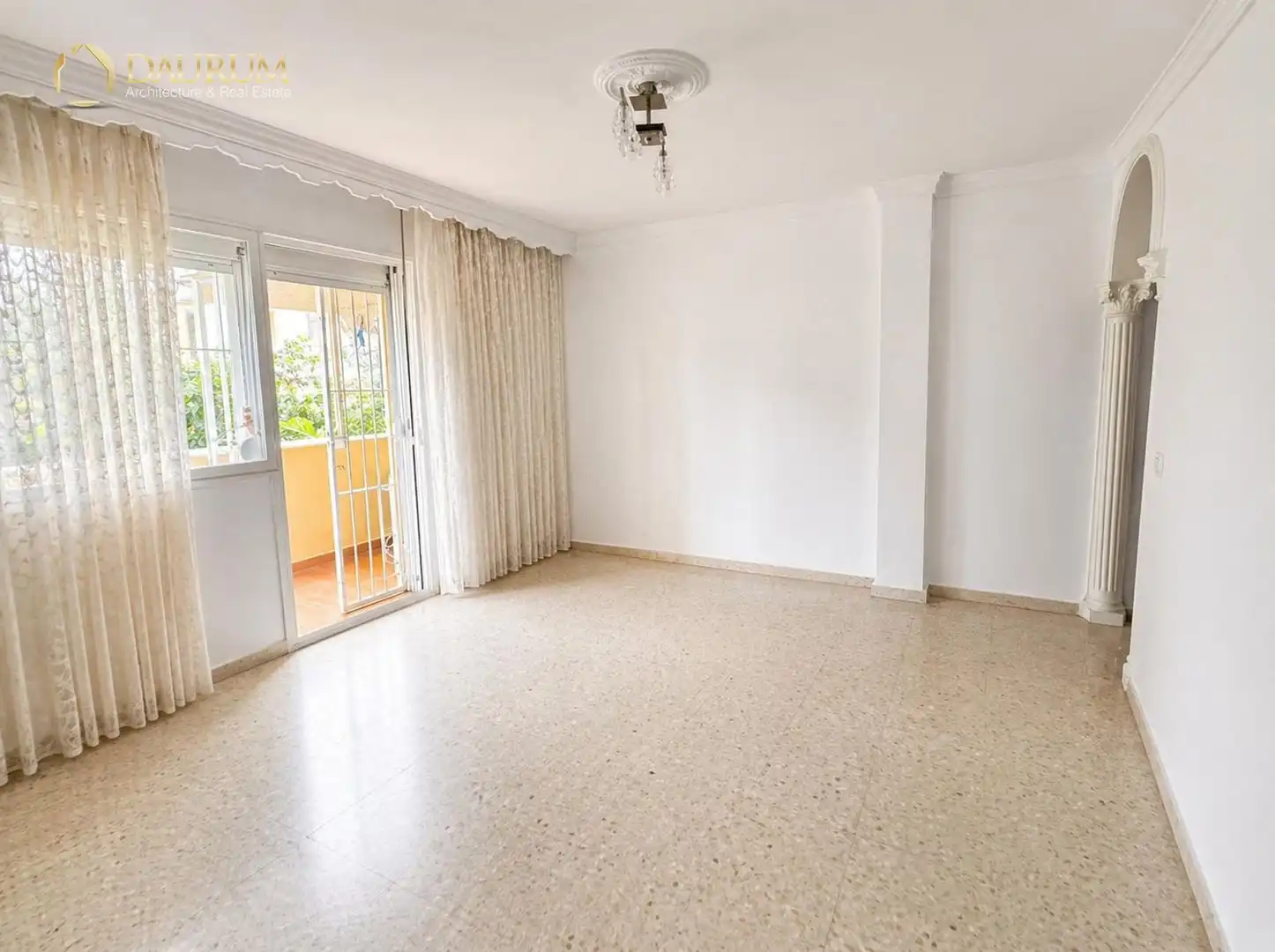 Sala de estar de Piso en venta en Alcalá de Guadaira con Aire acondicionado, Terraza y Amueblado