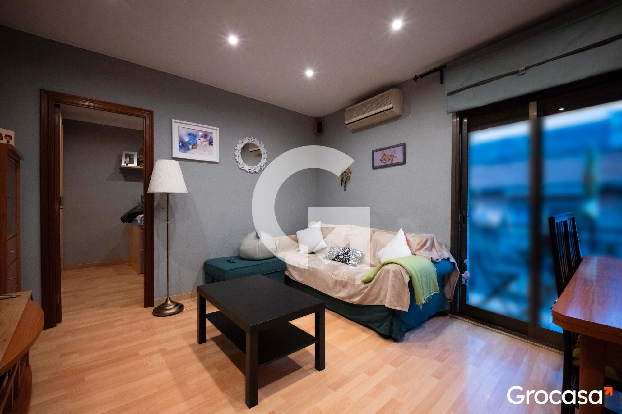 Sala d'estar de Pis en venda en Santa Coloma de Gramenet amb Aire condicionat i Balcó