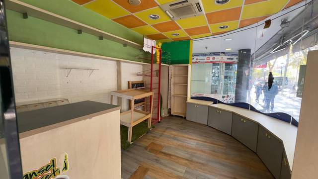 Local comercial en Alquiler en La Roureda