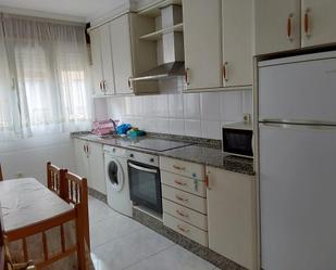 Kitchen of Flat to rent in A Pobra do Caramiñal