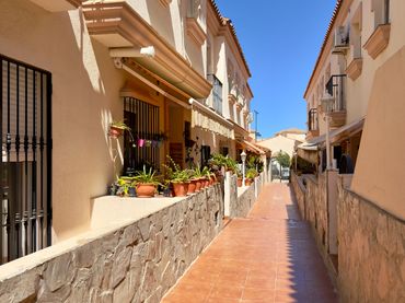Casa a schiera con balcone in vendita a Calle Santo Ángel