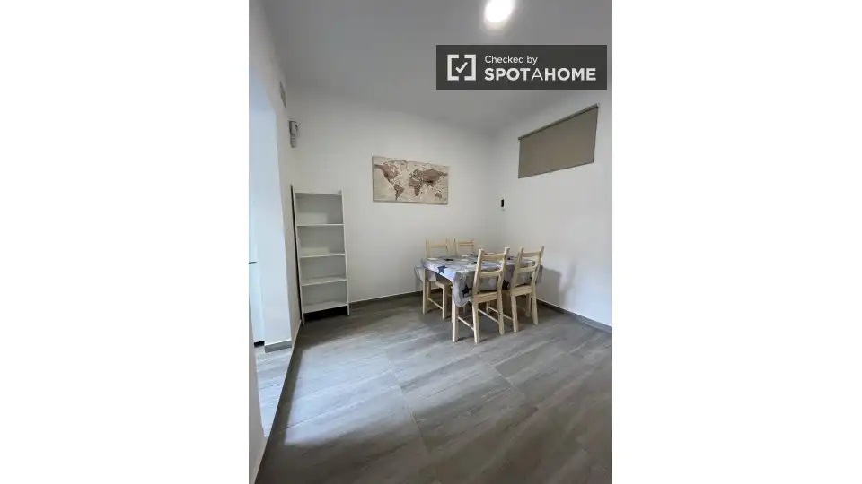 Exterior view of Flat for share in Sants - Montjuïc