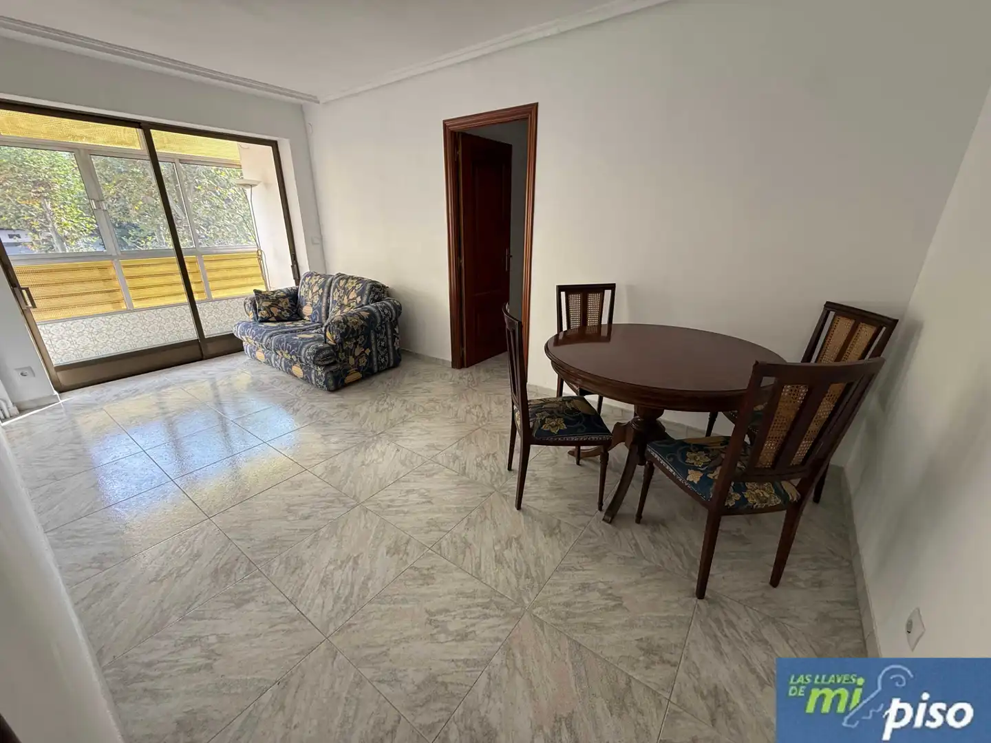 Piso con terraza en venta en Calle de la Transición 14, imagen 2