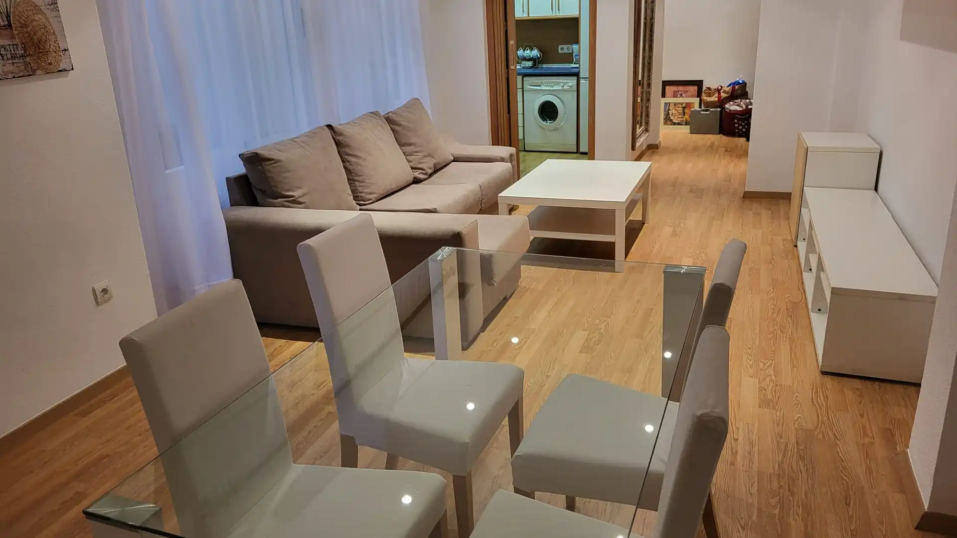 Sala de estar de Apartamento de alquiler en Cáceres Capital con Aire acondicionado, Calefacción y Amueblado