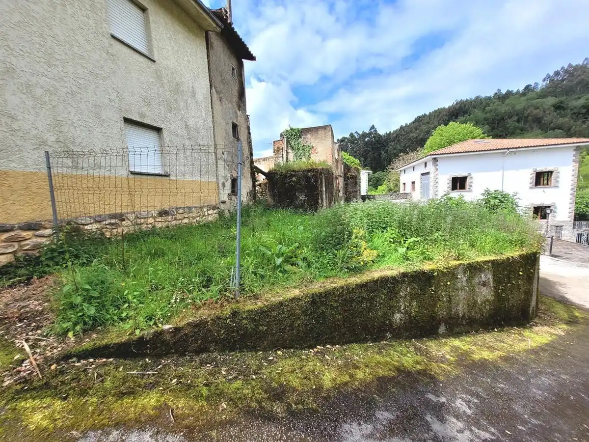 Casa o xalet en venda en Llanes amb Jardí privat