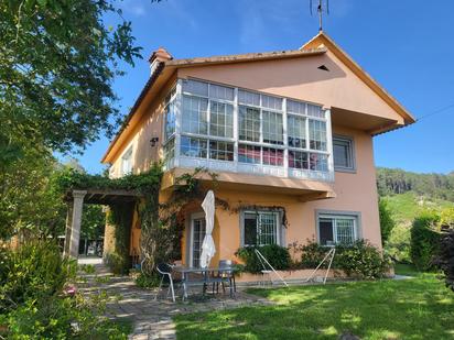 Vista exterior de Casa o xalet en venda en Gondomar amb Piscina i Balcó