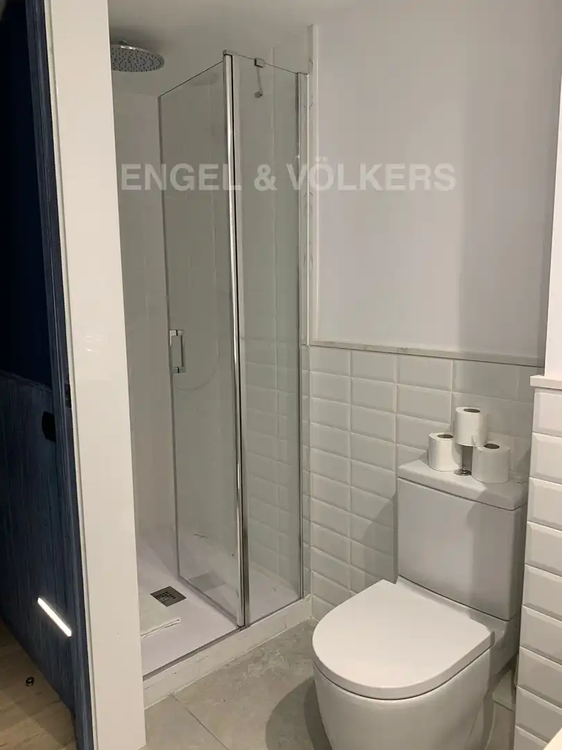 Bathroom of Flat for rent in Barcelona  with Heating, Parquet flooring and Terrace