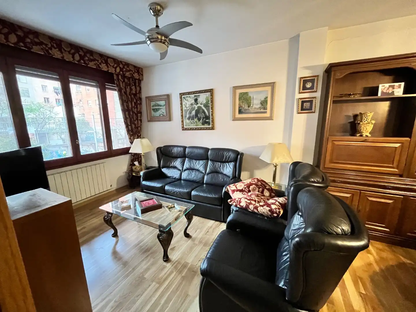 Flat with lift for sale in Carrer de la Legalitat 60-62, imagen 4
