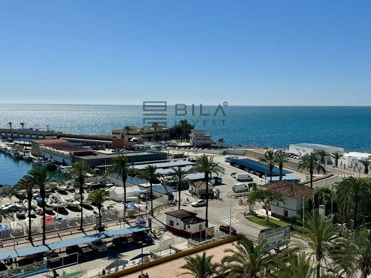 Exterior view of Flat for sale in Fuengirola  with Air Conditioner, Terrace and Swimming Pool
