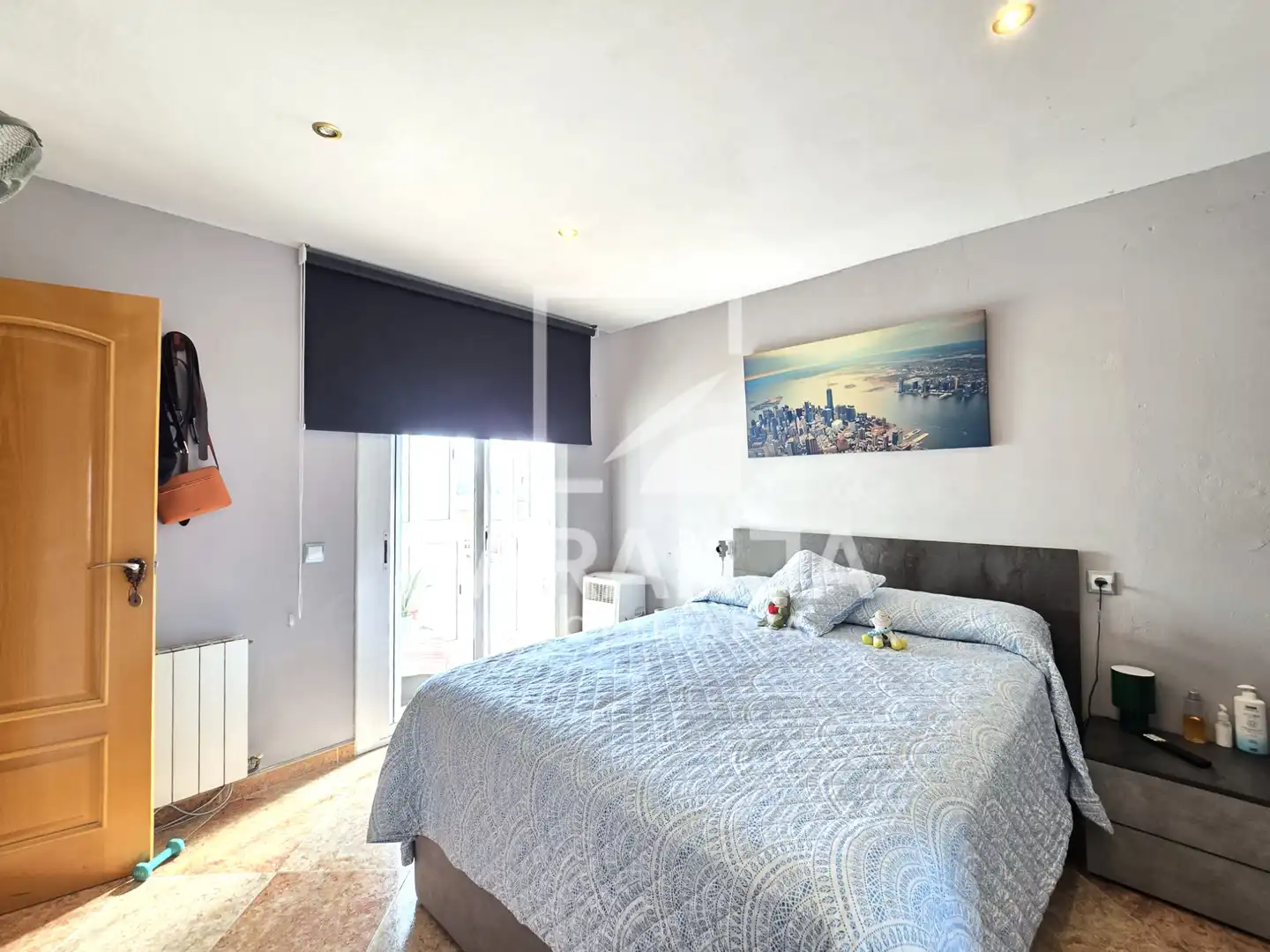 Schlafzimmer von Wohnung zum Verkauf in Santa Coloma de Gramenet mit Balkon
