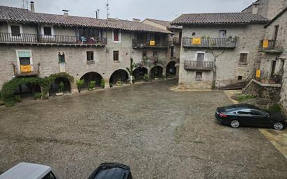 Parkplatz von Einfamilien-Reihenhaus zum verkauf in Santa Pau