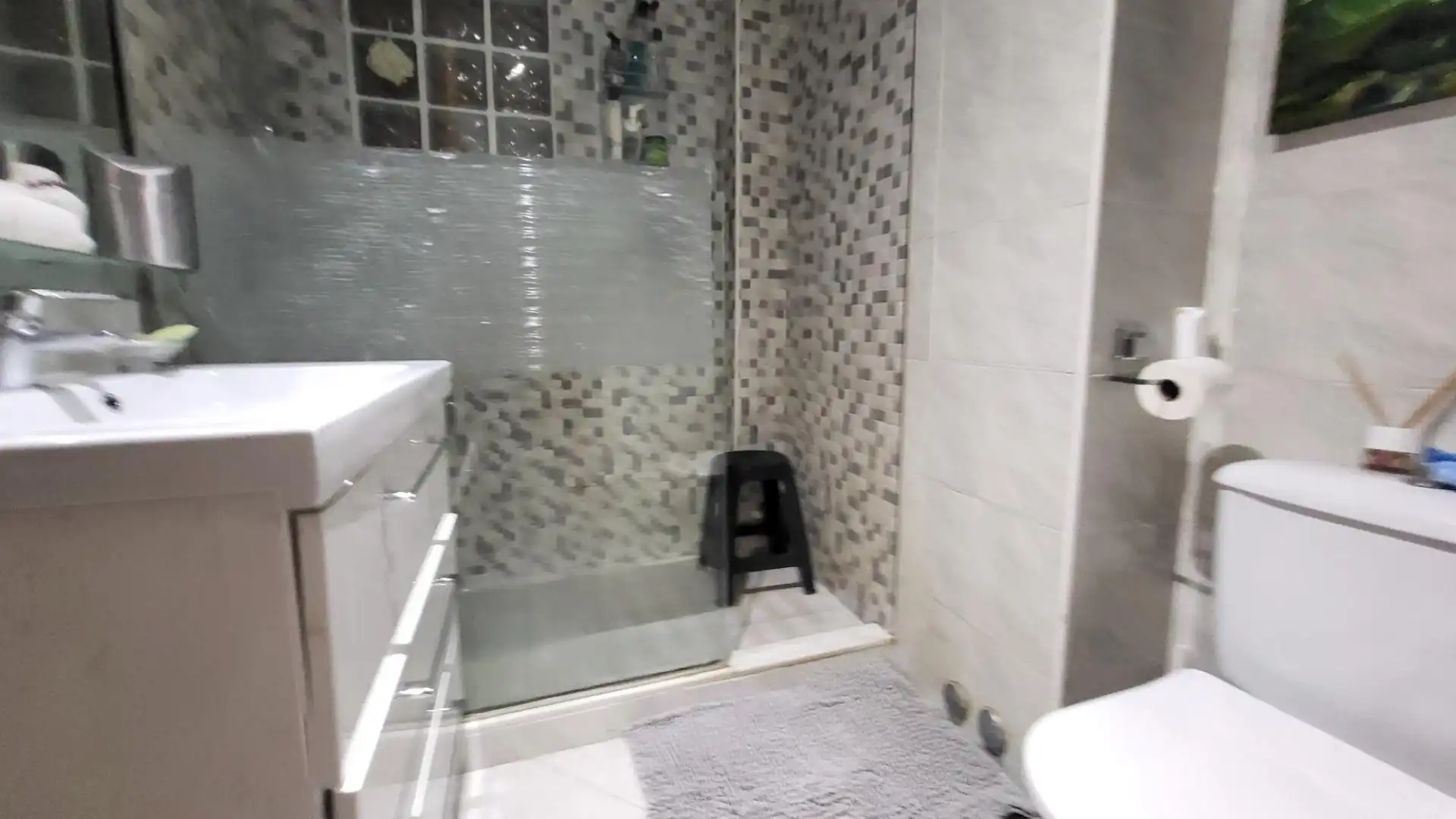 Baño de Apartamento en venta en Marbella con Aire acondicionado, Calefacción y Trastero