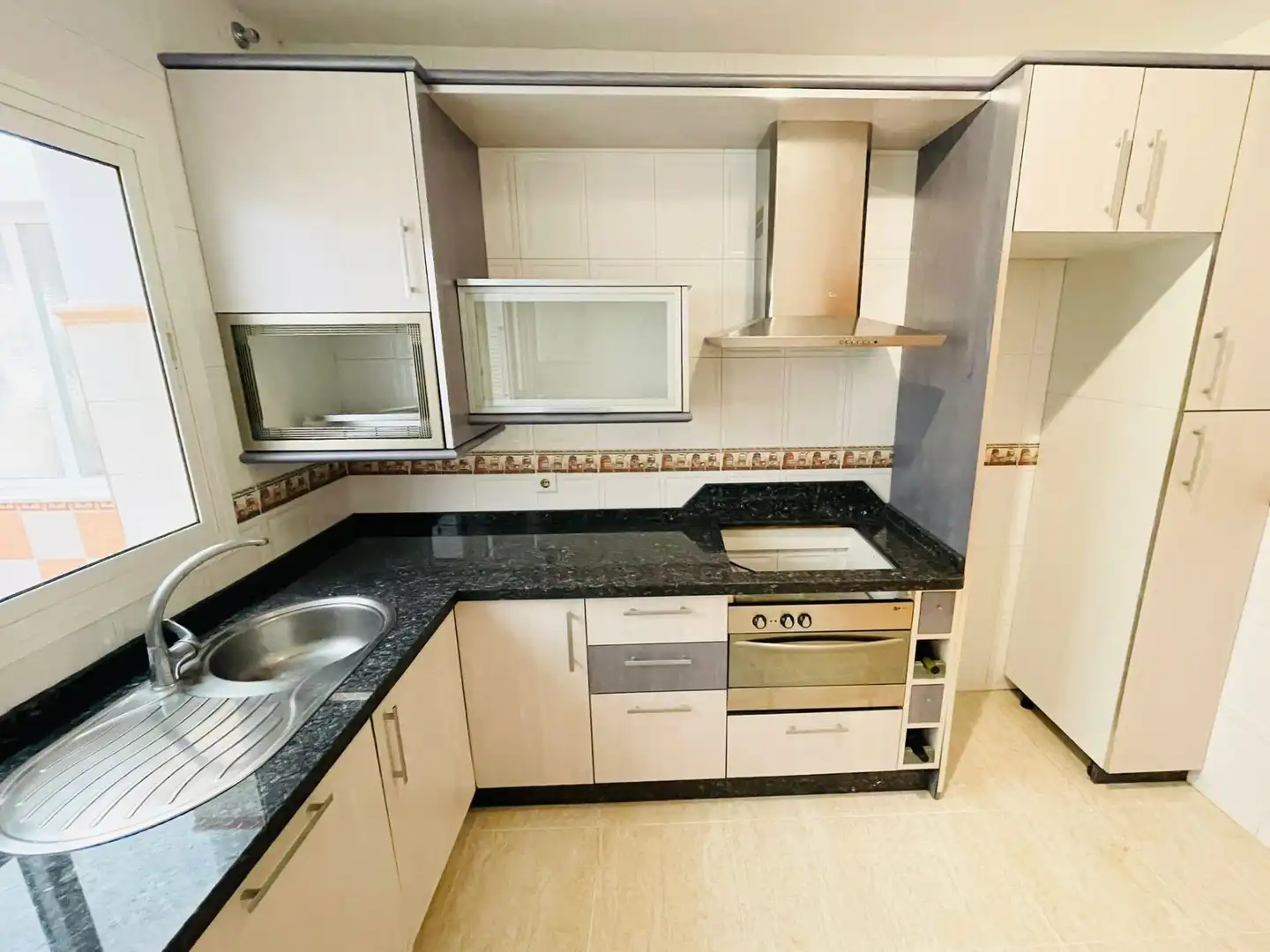 Cocina de Piso en venta en Torrox con Terraza, Horno y Piscina comunitaria