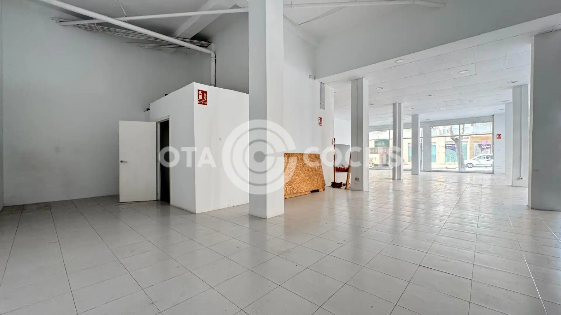 Local comercial en venta en Avenida dels Països Catalans, imagen 8
