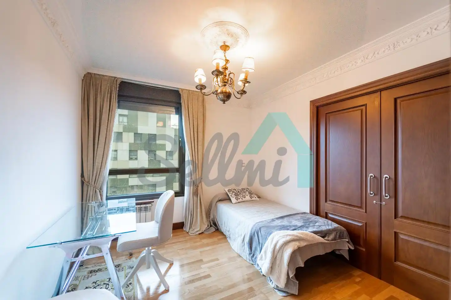 Schlafzimmer von Wohnung zur Miete in Oviedo  mit Heizung, Parkett und Möbliert