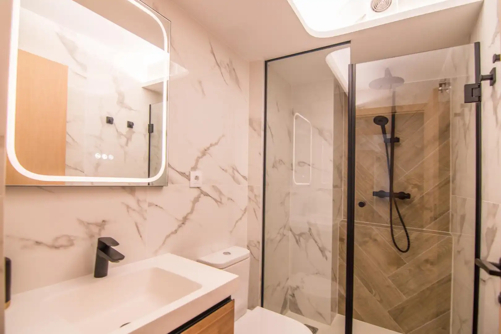 Bathroom of Apartments for sale in Gandia  with Air Conditioner, Terrace and Furnished