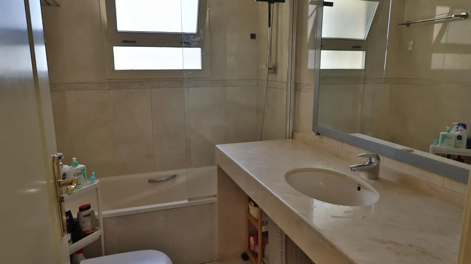 Bany de Pis en venda en Mijas amb Piscina comunitària