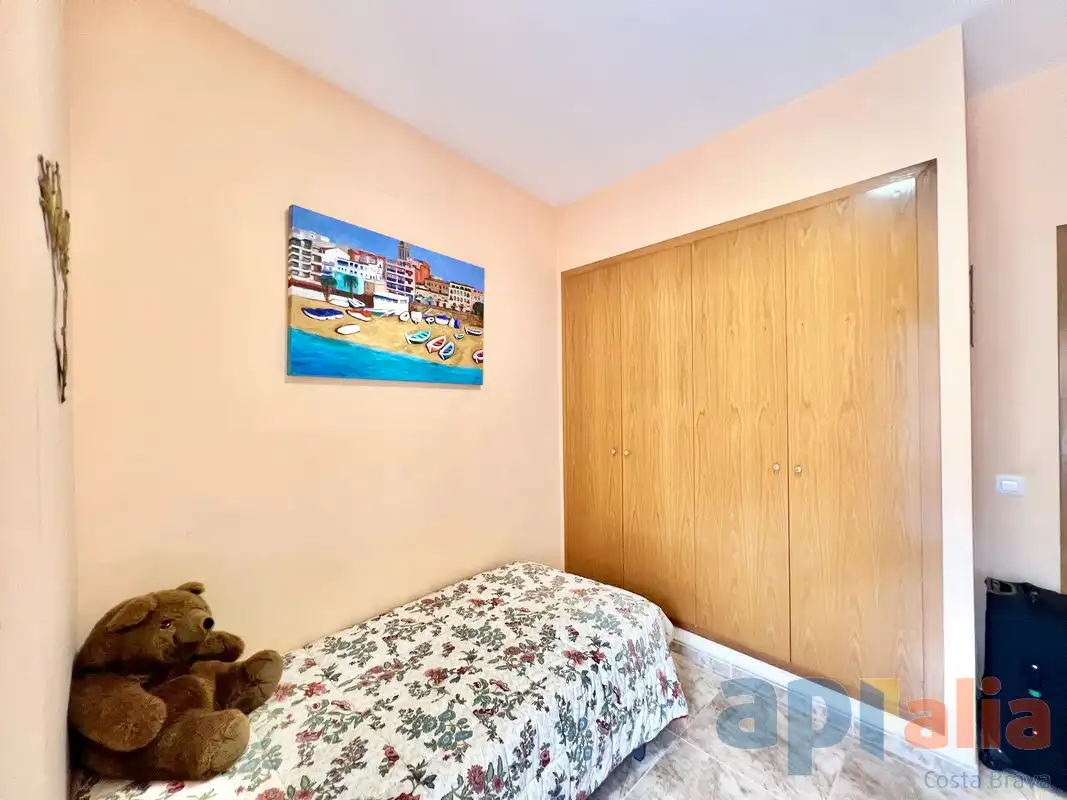 Schlafzimmer von Einfamilien-Reihenhaus zum Verkauf in Palamós mit Klimaanlage, Heizung und Terrasse