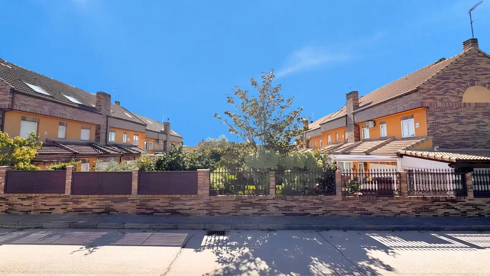 Exterior view of Flat for share in Valdemorillo  with Heating, Private garden and Furnished