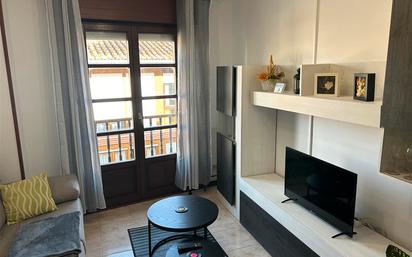 Sala d'estar de Dúplex en venda en San Vicente de la Barquera amb Calefacció, Traster i Moblat