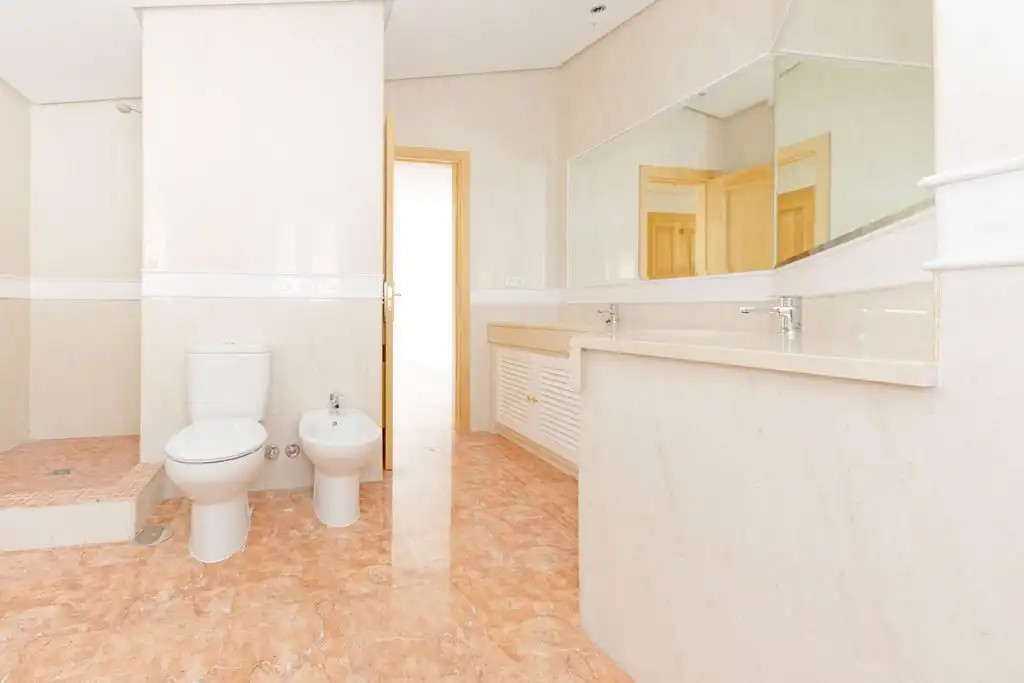 Baño de Casa o chalet en venta en Benahavís con Aire acondicionado, Calefacción y Jardín privado