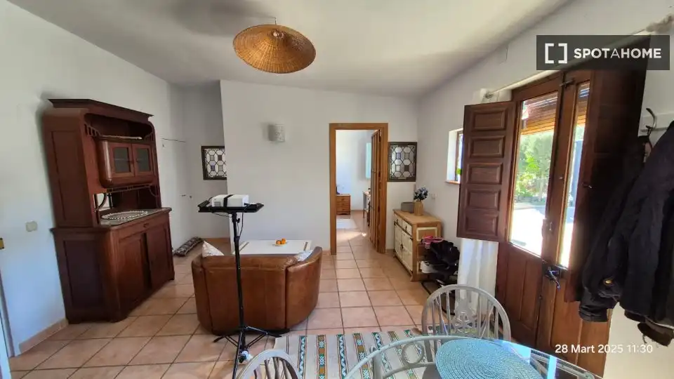 Comedor de Apartamento para compartir en Villanueva del Trabuco con Aire acondicionado, Terraza y Amueblado