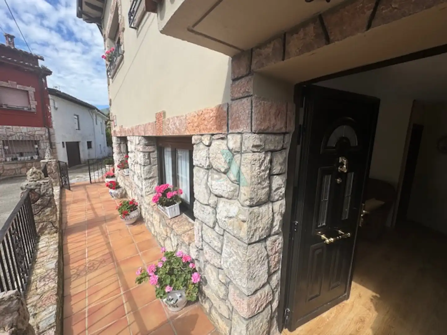 Vista exterior de Casa o xalet en venda en Llanes amb Jardí privat