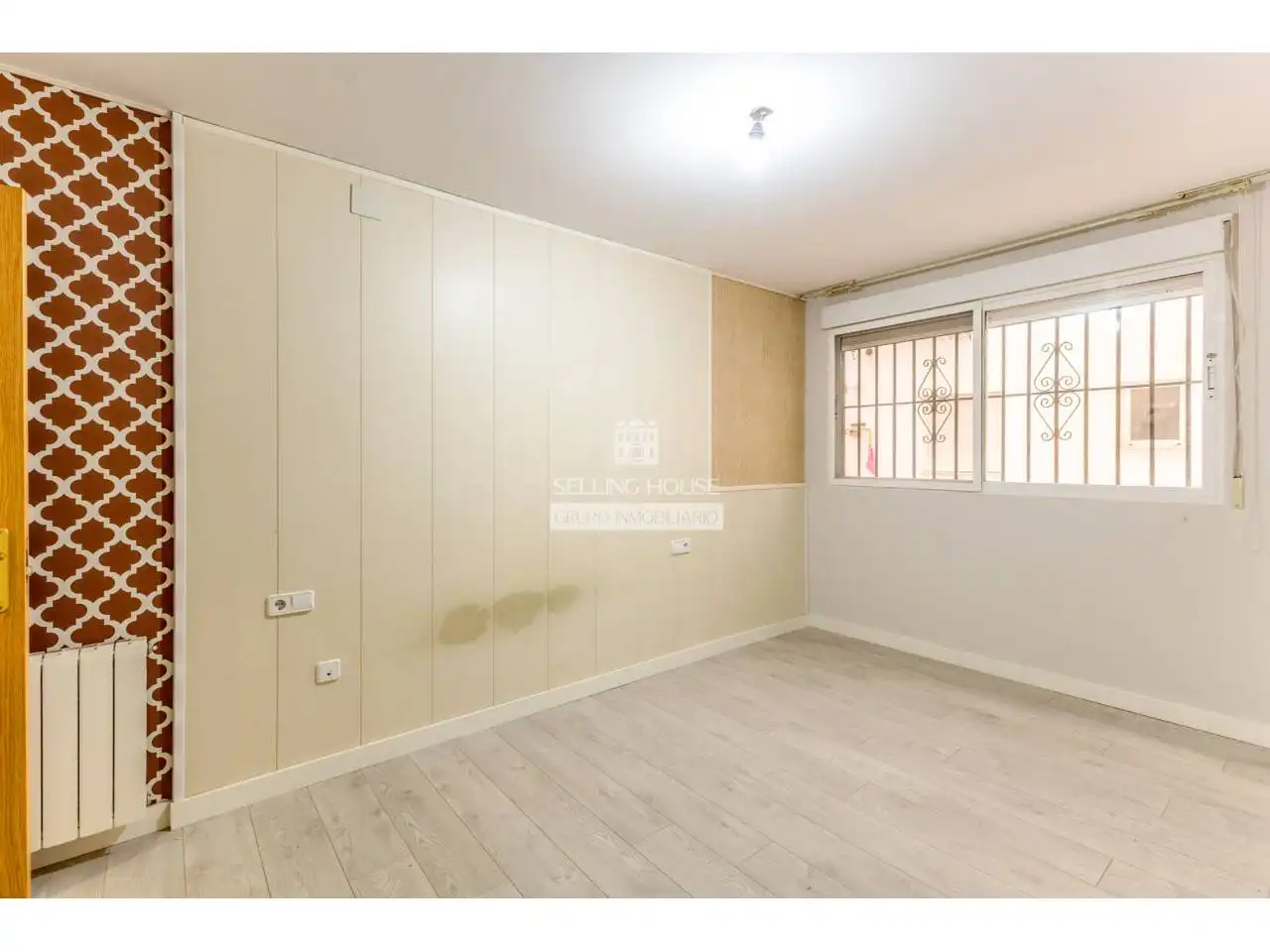Bedroom of Flat for sale in Valencia  with Heating, Parquet flooring and Balcony