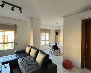 Sala d'estar de Apartament de lloguer en  Valencia Capital amb Aire condicionat, Calefacció i Moblat