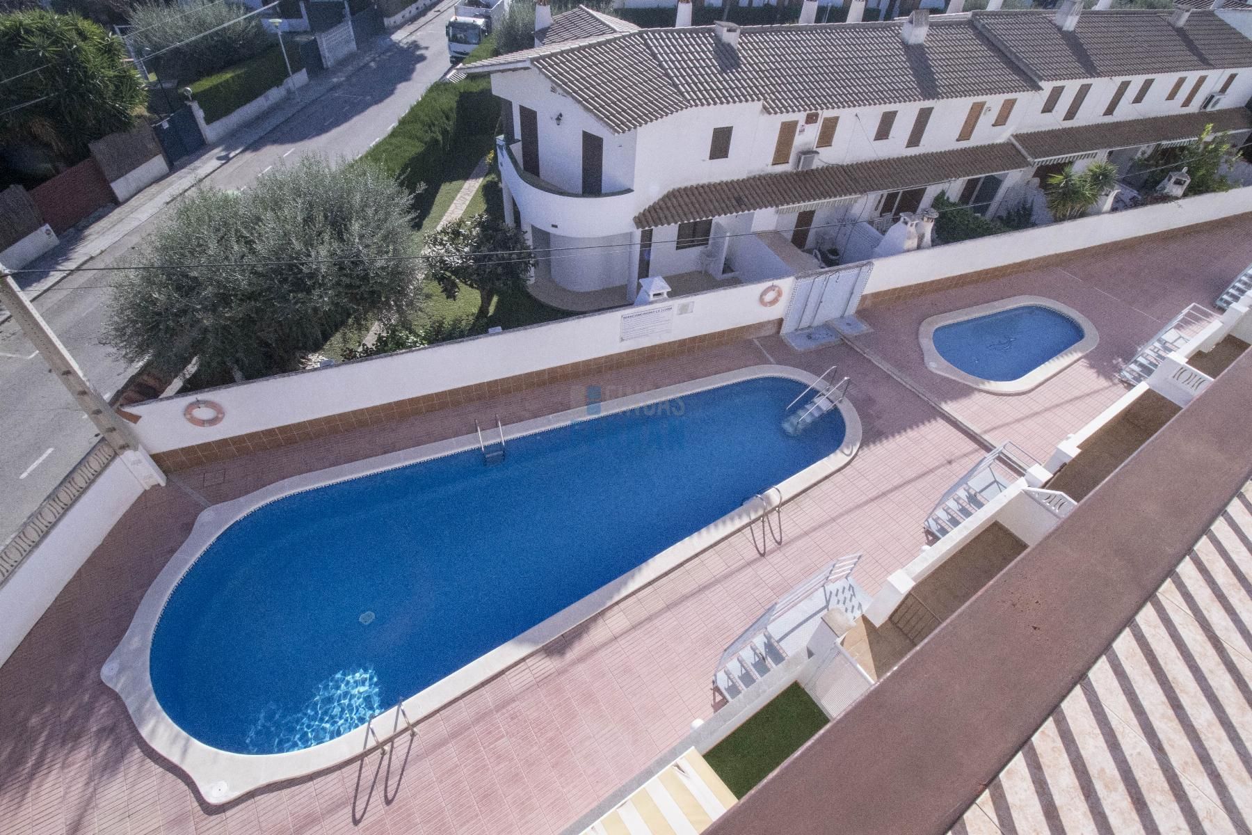 Swimming pool of Apartment for sale in El Vendrell  with Terrace, Furnished and Community pool