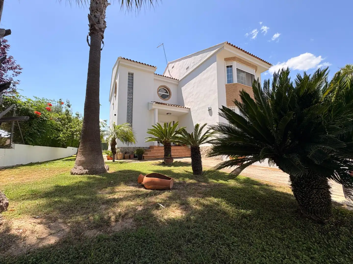 Vista exterior de Casa o xalet en venda en L'Eliana amb Aire condicionat i Calefacció