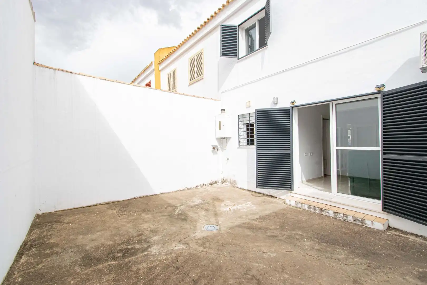 Exterior view of Detached homes for sale in Espartinas  with Air Conditioner and Furnished