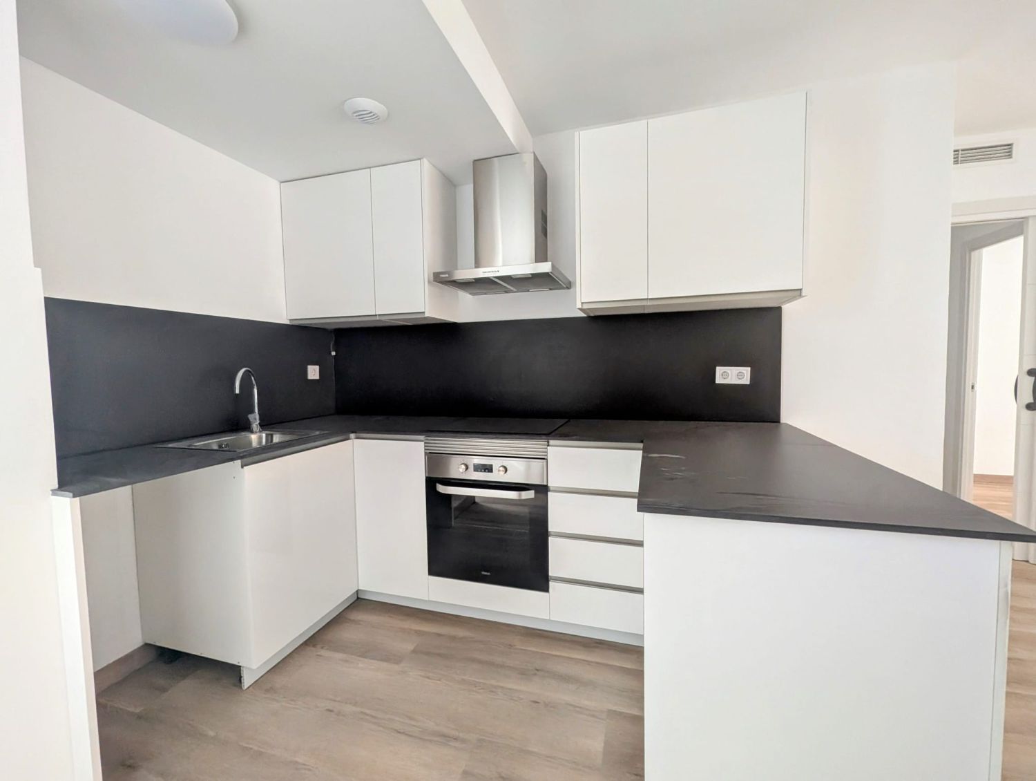 Kitchen of Flat for sale in Castellón de la Plana / Castelló de la Plana  with Air Conditioner, Heating and Parquet flooring