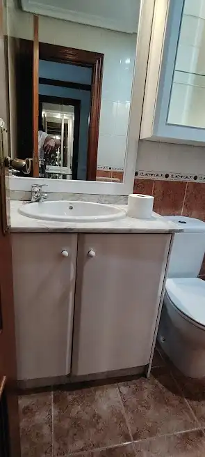 Baño de Piso de alquiler en Linares con Aire acondicionado, Calefacción y Amueblado