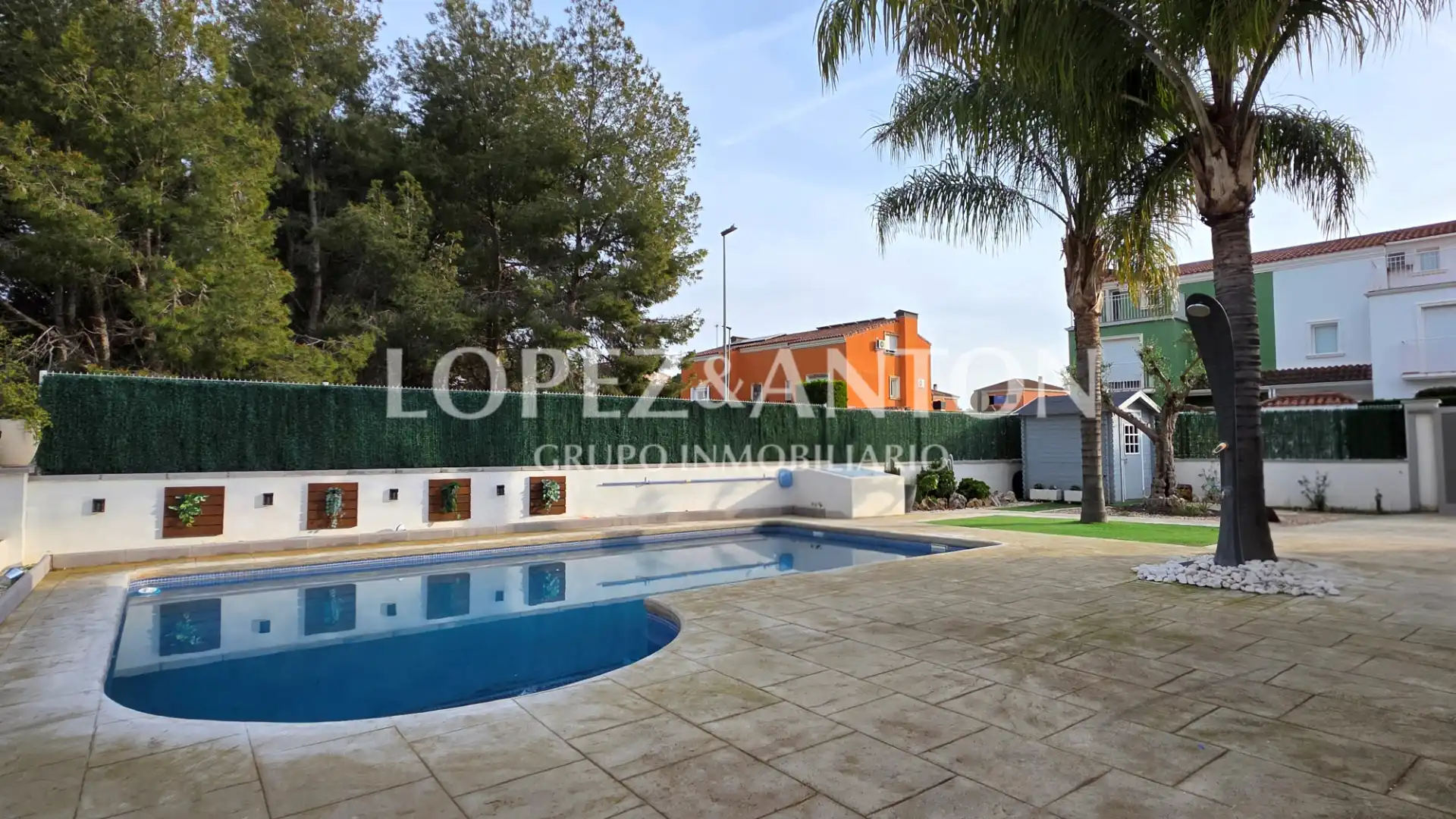 Schwimmbecken von Einfamilien-Reihenhaus zum Verkauf in L'Eliana mit Klimaanlage, Privatgarten und Terrasse