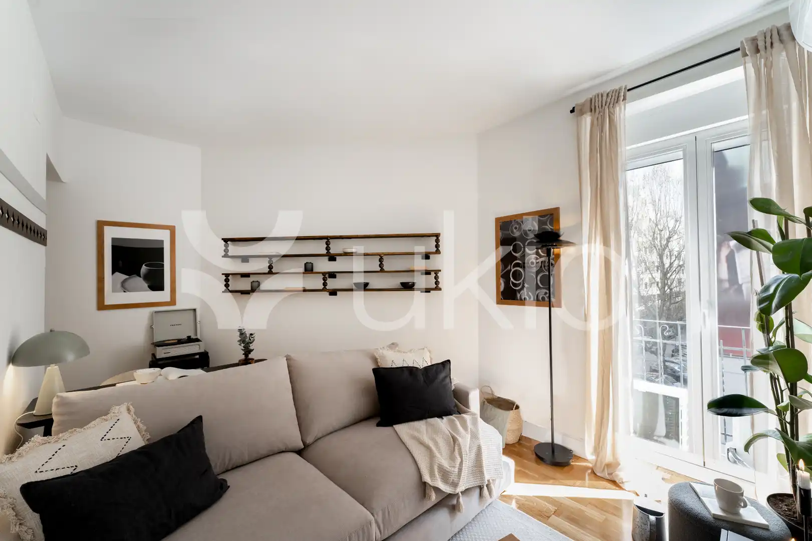 Sala d'estar de Apartament de lloguer en Madrid amb Aire condicionat, Calefacció i Moblat